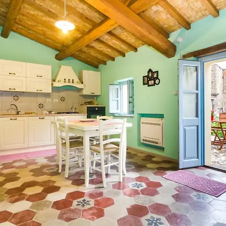 Antica Dimora Del Melograno Holiday home Nurachi